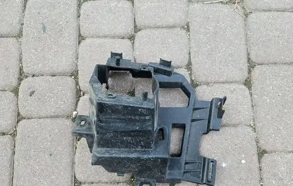 Citroen Berlingo Fog light bracket 9816770480-