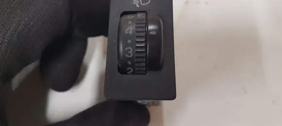 Toyota Avensis T220 Headlight level height control switch 8415202021