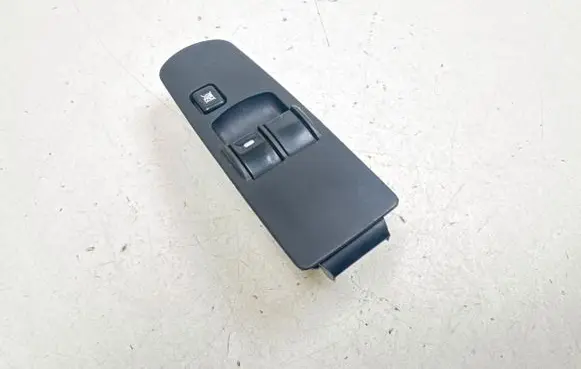 Mitsubishi Colt Electric window control switch 8608A076 071105A F000152E