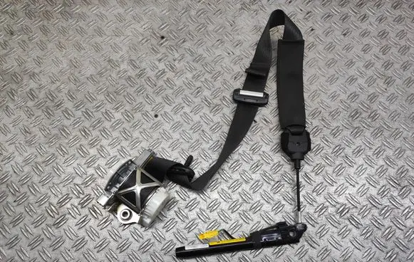 Fiat 500L Front seatbelt 7086107 07355766780 34164454D