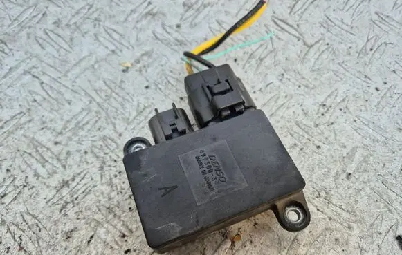 Coolant fan relay