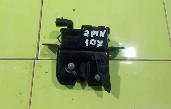 Dacia Sandero II Tailgate exterior lock 