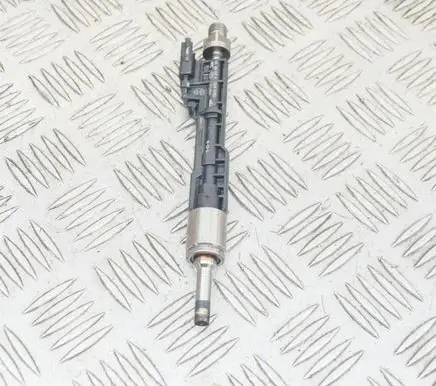 BMW 1 F20 F21 Fuel injector 0261500109 7597870