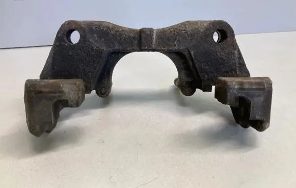 Volkswagen Transporter - Caravelle T5 Front Brake Caliper Pad/Carrier 
