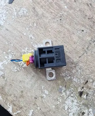 Audi A6 S6 C6 4F Battery relay fuse 4f0915519