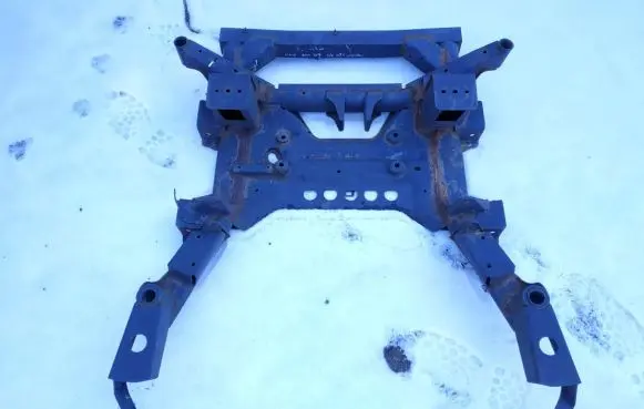 Mercedes-Benz Vito Viano W639 Front subframe 6393303606 A6393303606