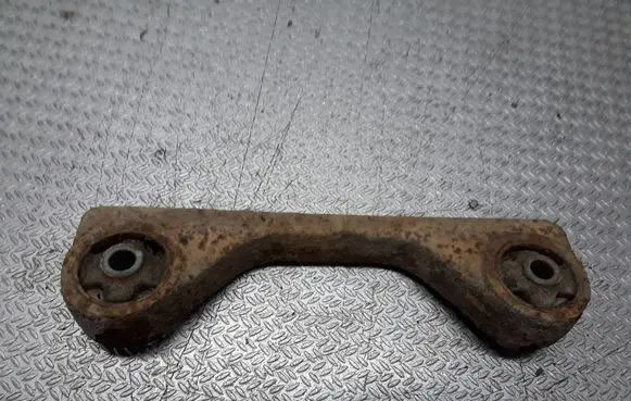 Hyundai Santa Fe Rear differential/diff mount bracket 