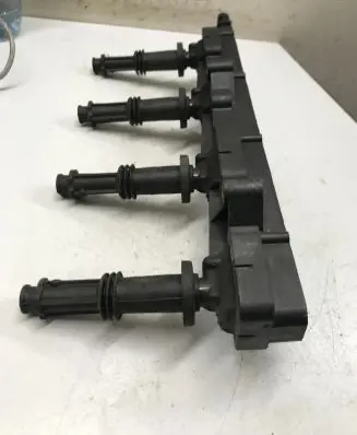 Opel Signum High voltage ignition coil 09153250