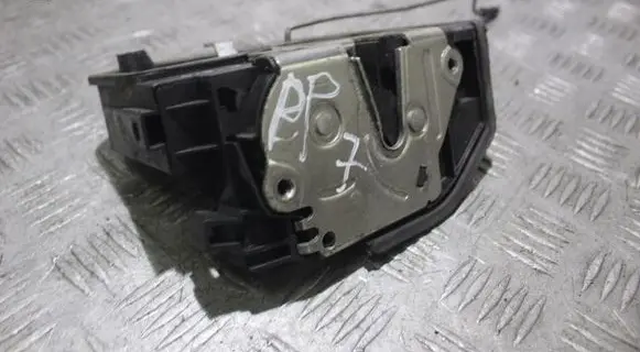 BMW 5 E60 E61 Front door lock 7154628