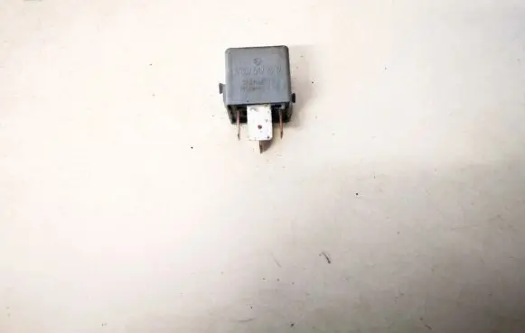 Mercedes-Benz ML W163 Other relay a0025422619 v23134-j52-x361