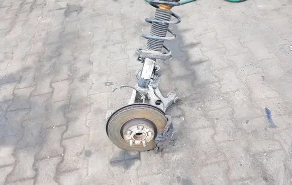 Volvo V40 Front wheel hub spindle knuckle 