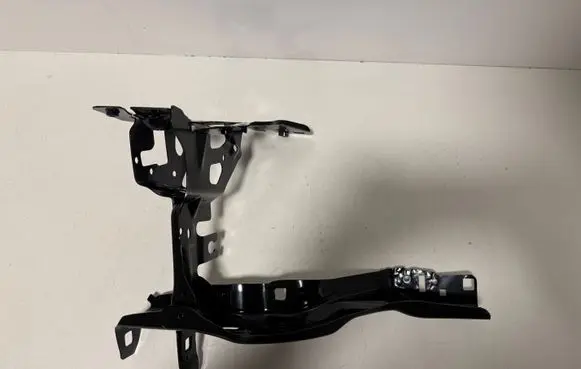 BMW 5 G30 G31 G38 Headlight/headlamp mounting bracket 51647383857 7383857