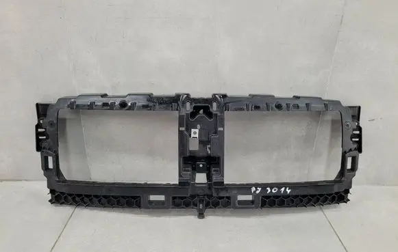 BMW i4 Intercooler air guide/duct channel 517418715610 5174187156