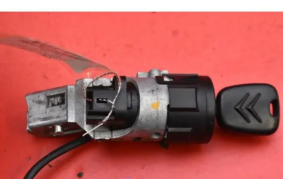 Citroen C4 Grand Picasso Ignition lock N0502455