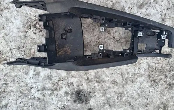 Mitsubishi Lancer X Center console 8J2863242