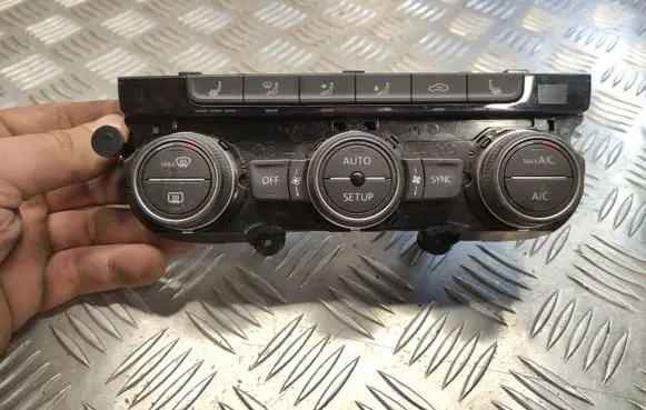 Volkswagen Golf VII Climate control unit 5G0907044R