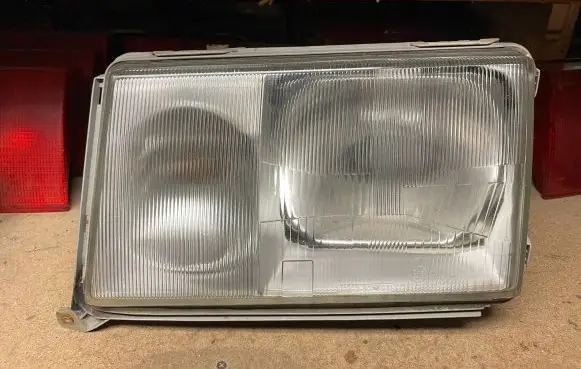 Mercedes-Benz E W124 Headlight/headlamp 203091B 203091