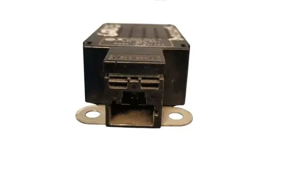 Volkswagen Golf V Aerial antenna amplifier 5M0035570B 7617310031