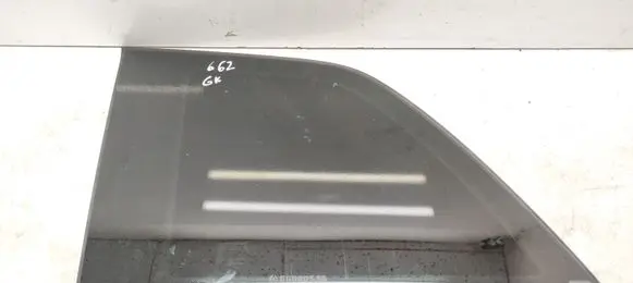 Opel Zafira B Rear side window 43R00104