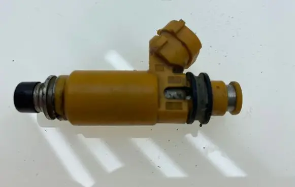 Subaru Outback Fuel injector 16611AA
