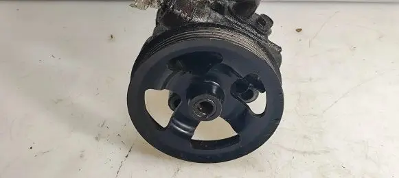 Toyota Corolla Verso AR10 Power steering pump