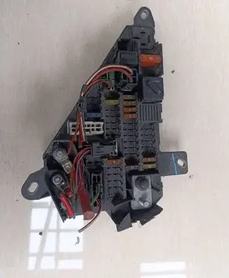 BMW 5 E60 E61 Fuse module 6906588