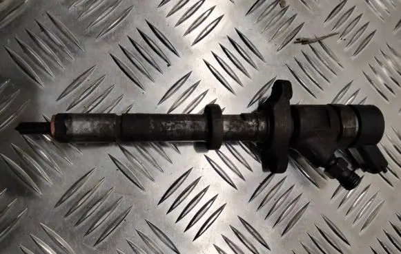Volvo V50 Fuel injector 