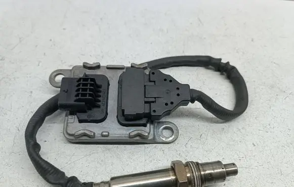 Mercedes-Benz E W213 Lambda probe sensor A0009057108 0009057108