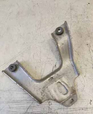 Mercedes-Benz C AMG W205 Radiator mount bracket A2056204100 06169A02