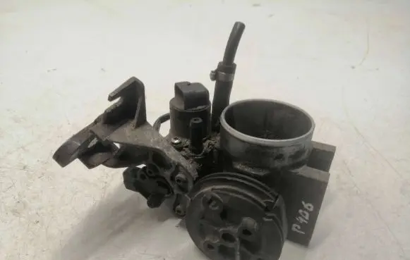 Peugeot 406 Throttle valve 72747