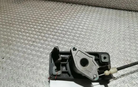 Loading door interior handle