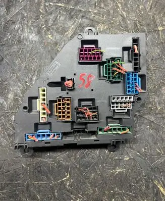 BMW 7 F01 F02 F03 F04 Fuse module 017033452 00039572 9151322