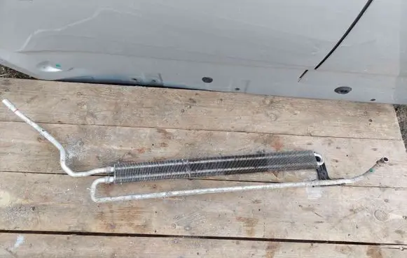 BMW 5 E60 E61 Power steering radiator 99270