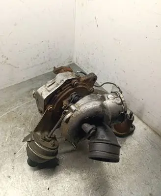 Volkswagen PASSAT B6 Turbo 03g253010A