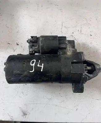 Volkswagen PASSAT B5 Starter motor 068911024