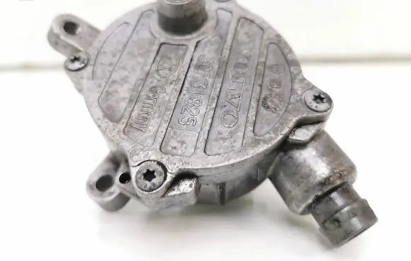 Volvo S60 Vacuum pump 30731825