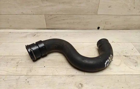 Volvo V70 Engine coolant pipe/hose S4000250