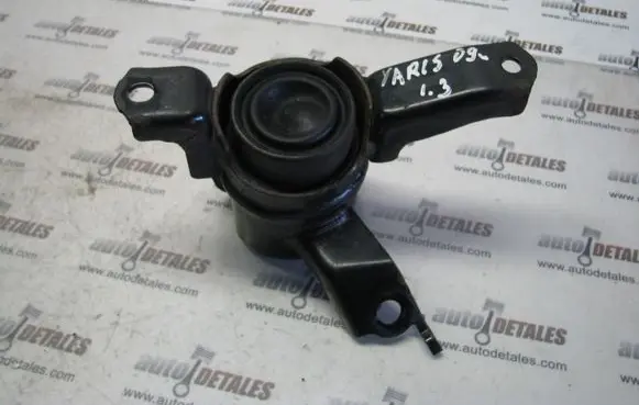 Toyota Yaris Engine mount bracket