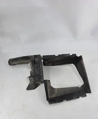 Audi Q7 4L Intercooler air channel guide 4L0117335