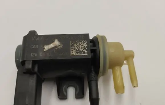 Volkswagen Golf VI Turbo solenoid valve 1K0906627B