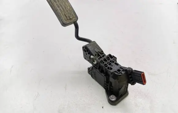 Honda CR-V Accelerator throttle pedal 2700000400 04002A00005