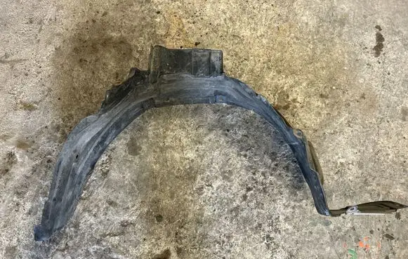 Nissan X-Trail T30 Front wheel arch liner splash guards 63841EQ000