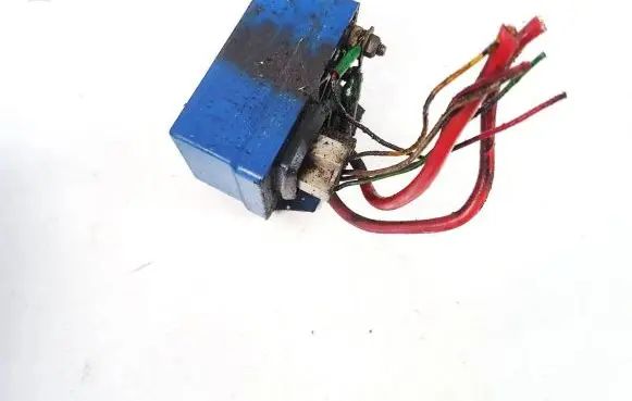 Peugeot 405 Glow plug pre-heat relay 73103407