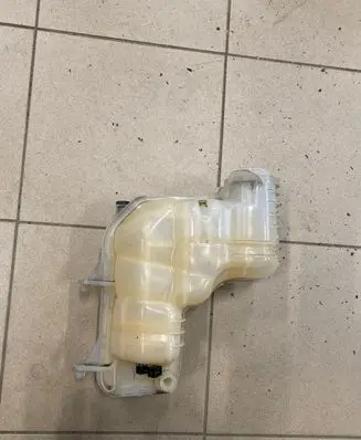 Land Rover Discovery 5 Coolant expansion tank/reservoir YC158B099AA
