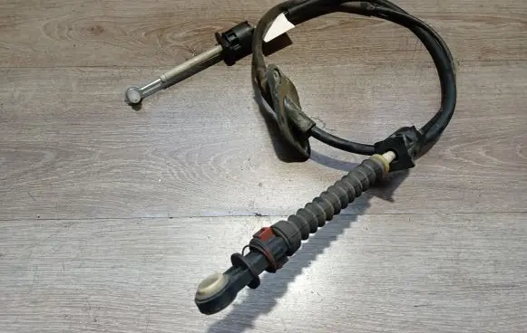 Volvo S60 Gear shift cable linkage 8675068