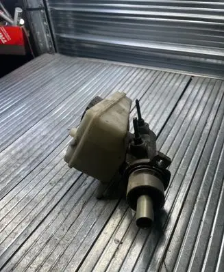 Toyota Yaris Master brake cylinder 0204224219