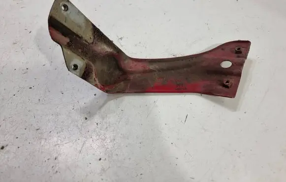 Volkswagen Scirocco Fender mounting bracket 1K8821135