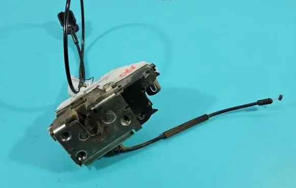 Renault Twingo II Front door lock IMPRK1410600
