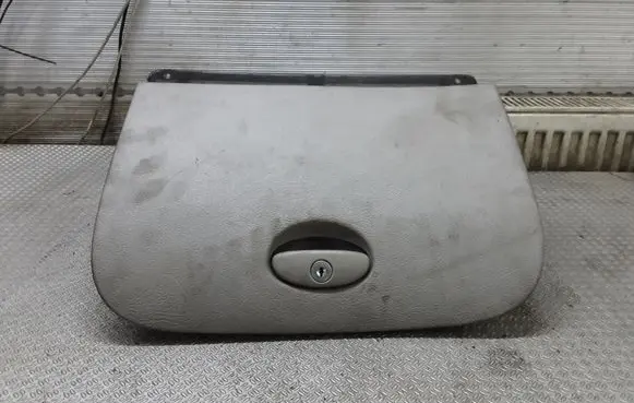 Citroen C5 Glove box