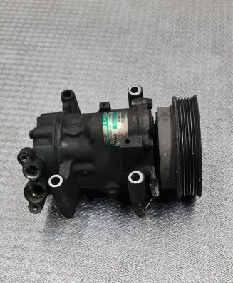 Renault Kangoo I Air conditioning (A/C) compressor (pump) 8200315744 0684706462